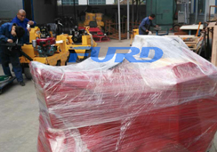 福瑞得機械座駕壓路機、手扶壓路機、灌縫機及時包裝發(fā)貨