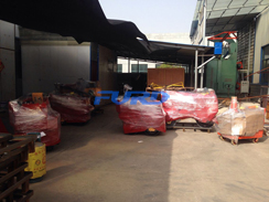 福瑞得機械3臺座駕，2臺手扶壓路機，1臺5米二次結(jié)構(gòu)澆注機包裝完畢及時發(fā)貨