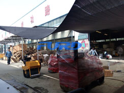 福瑞得機(jī)械微動(dòng)態(tài)--座駕壓路機(jī)、手扶壓路機(jī)、灌縫機(jī)包裝發(fā)貨