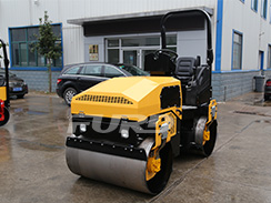 鋼輪款座駕壓路機(jī)做好保養(yǎng)不容忽視！