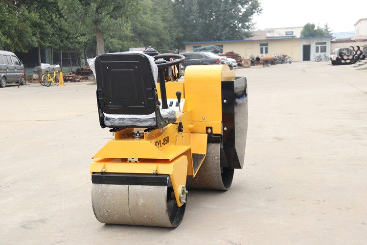 小型壓路機(jī)在城市的美化中越來越常見，它的結(jié)果又如何呢？